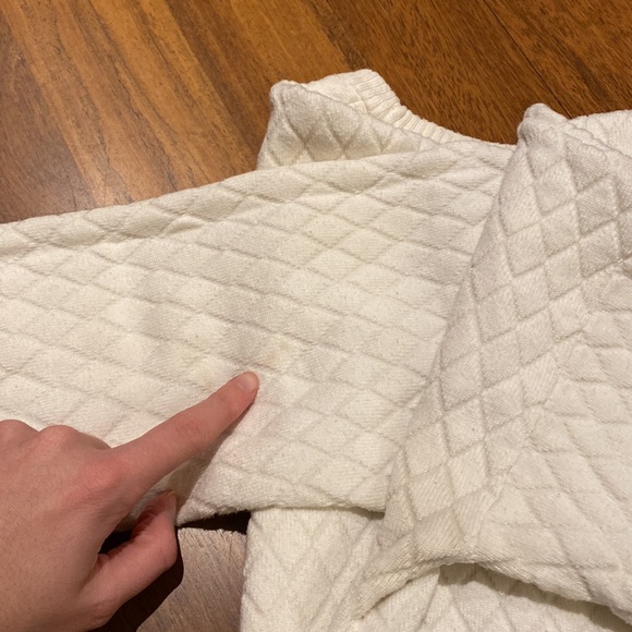 Cropped White Sweater - Picture 5 of 10